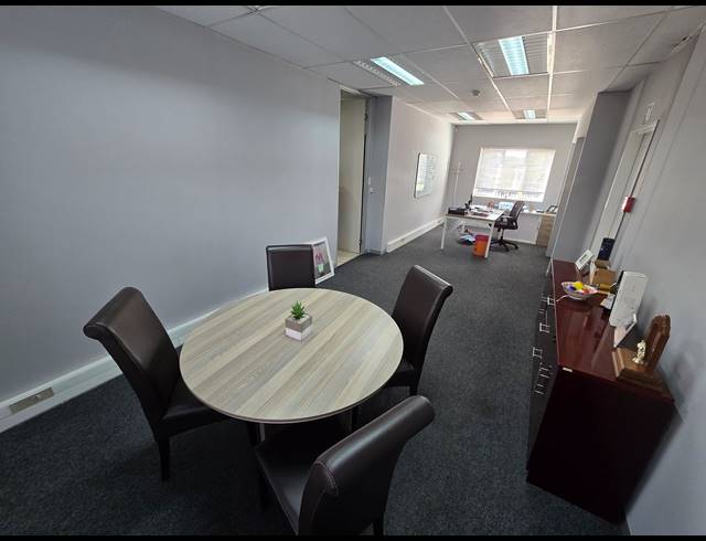 1,300M² OFFICE FOR SALE IN ILLIONDALE